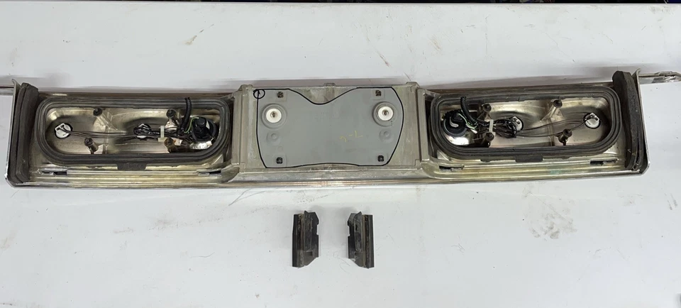 Buick Lesabre 1992 1996 luz trasera central montaje maletero panel acabado 16515399 Foto 2 de 4