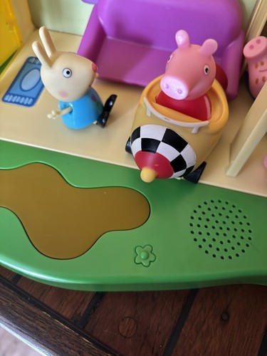 Peppa Pig 4 Story Talking Family House 26 Figuras y Piezas Sonidos - Imagen 21 de 24