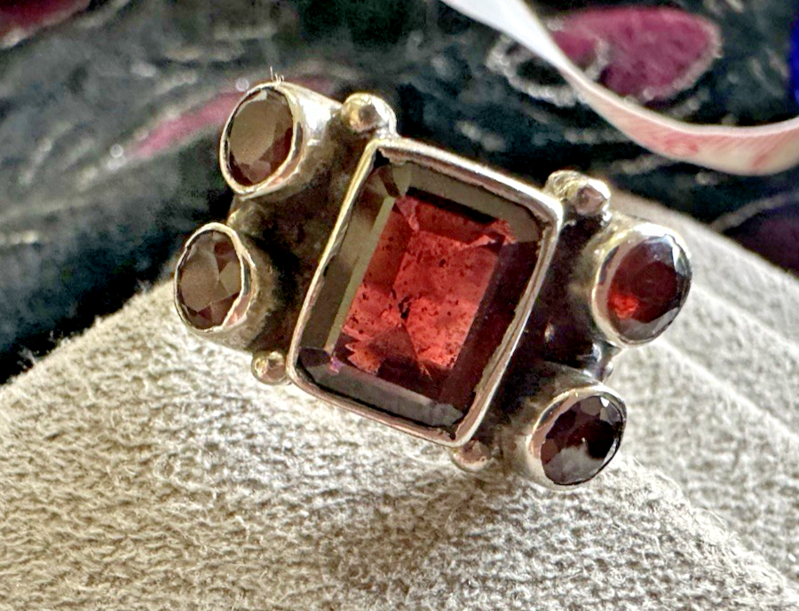 Picture 3 of 6