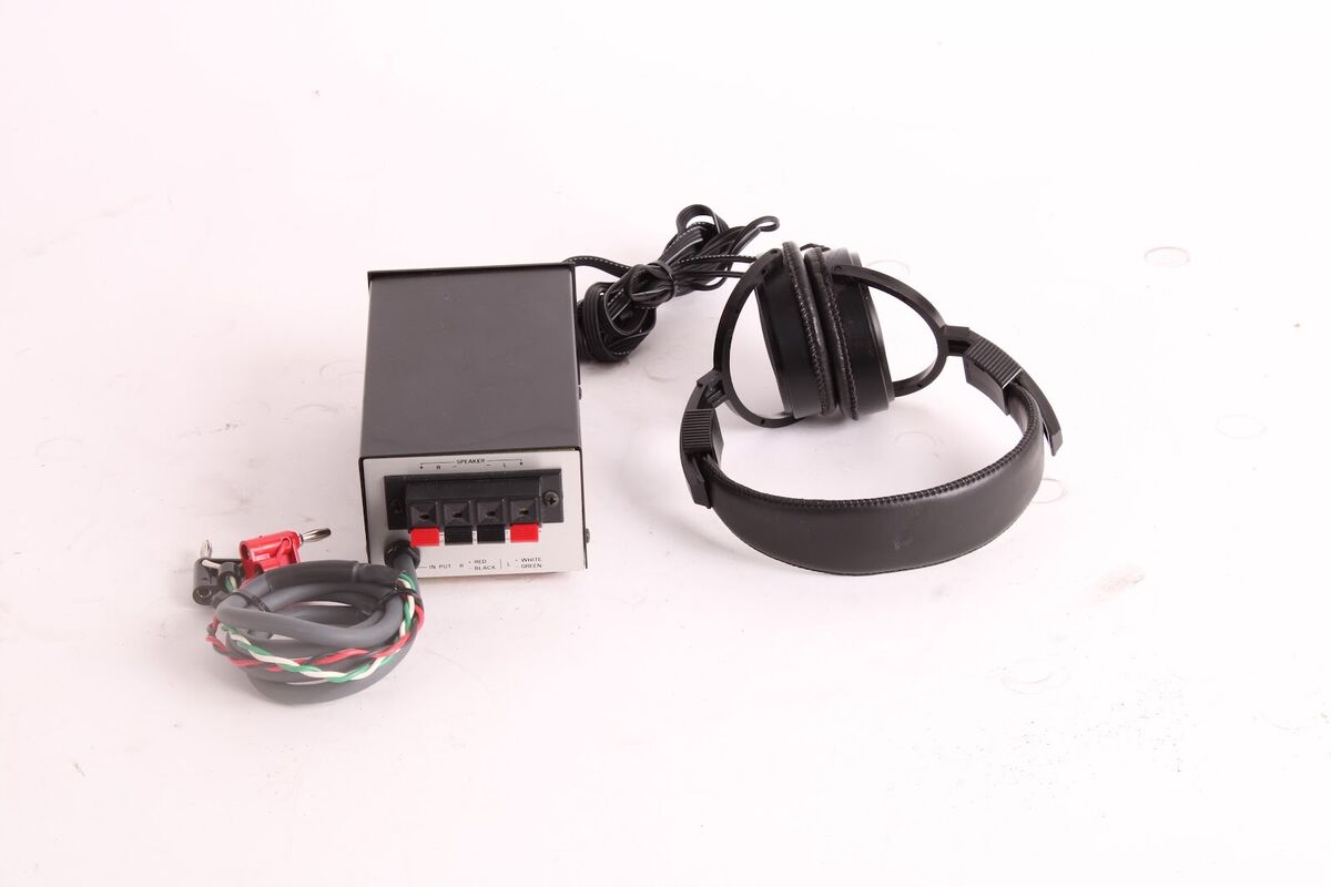 Stax SR-30 Earphones W/ Stax SRD-4 Adaptor for Electret Stax SR-30 Earphones W/ Stax SRD-4 Adaptor for Electret