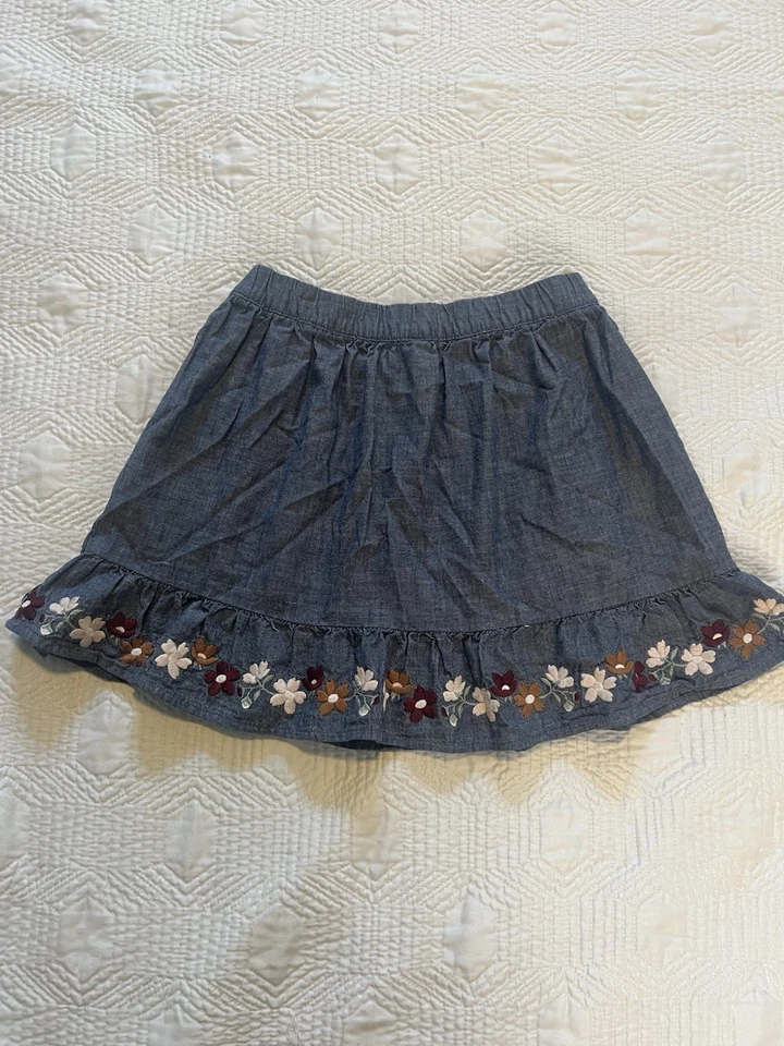 Falda vaquera Gymboree con ribete floral Foto 2 de 4