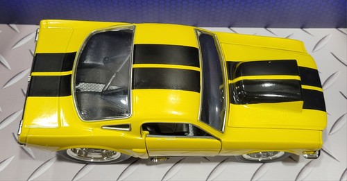 1/24 Muscle Machines '66 Mustang GT 350 Yellow With Black Stripes 2003 Funline - Picture 6 of 10