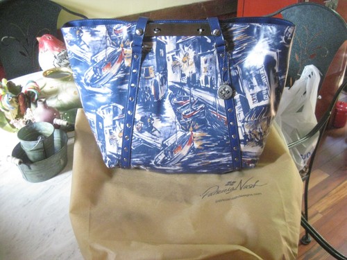 Neu mit Etikett im Karton Patricia Nash Benvenuto große Beuteltasche Harbor Nights marineblau bunt Leder - Bild 7 von 14