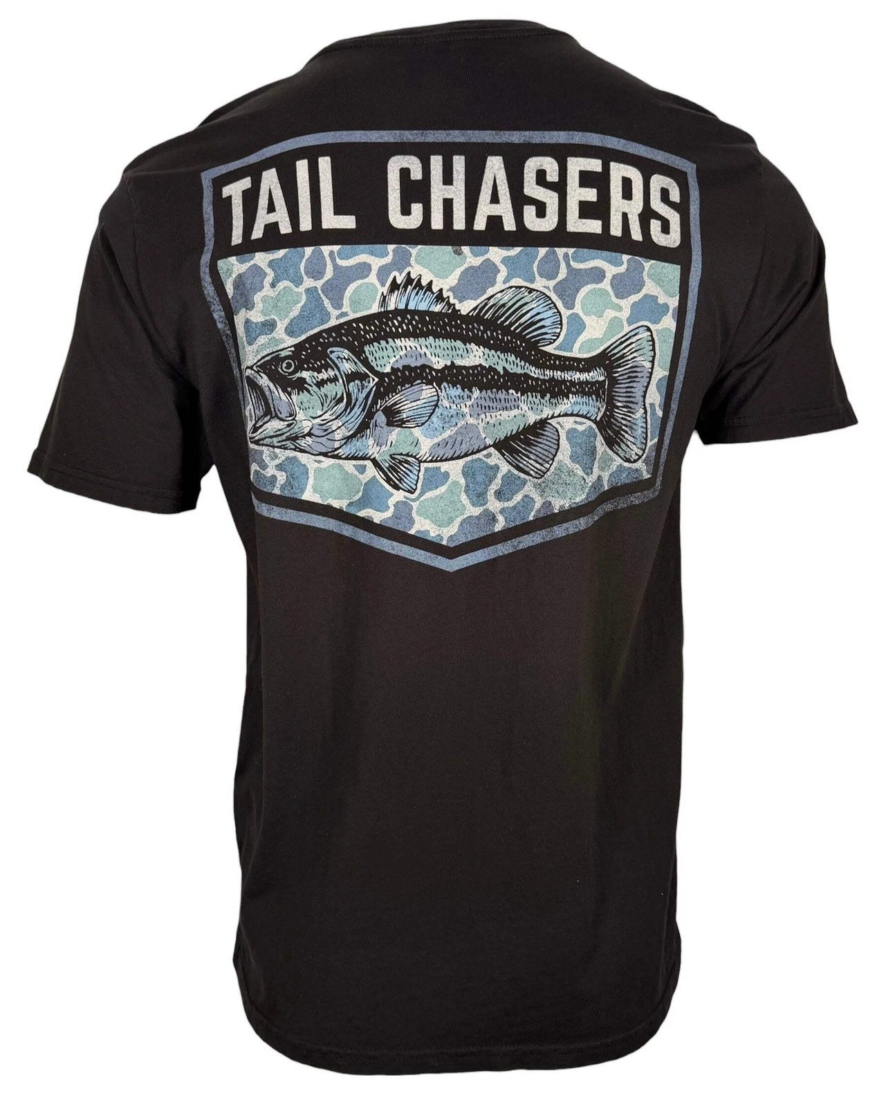 Tail Chasers Club Men’s T-shirt Bass Camo