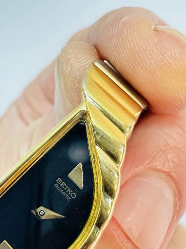 Vintage Seiko Halbmond Damen Quarz 1F20-5D59 Gold schwarzes Zifferblatt LESEN-FUNKTIONIERT-TEILE - Bild 4 von 20