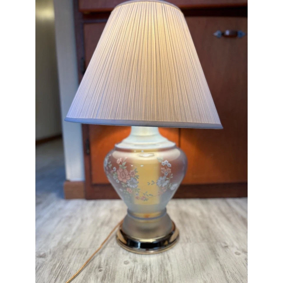 Vintage mid-century Wescal brass Hollywood Regency lamp MCM holiday gift - Image 4 of 4