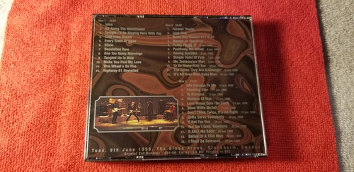 BOB DYLAN-AT THE GLOBE ARENA-( 3 CD SET W/2 BOOKS )-CRYSTAL CAT RECORDS-CC 464-6 - Bild 2 von 14