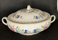 RARE AYNSLEY BONE CHINA PEMBROKE ROUND COVERED VEGETABLE DISH DISCONTINUED