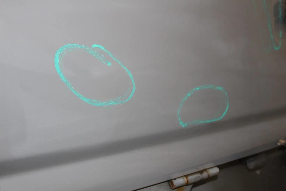 87-93 Mazda B-2600 Gray Tailgate - Image 2 of 4