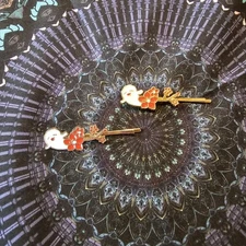 Women's Ghost and Leave BobbyPins 4 total