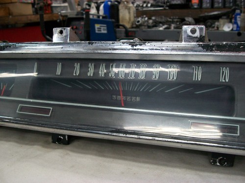 1966 CHEVROLET CHEVELLE SPEEDOMETER GAUGE CLUSTER FLOOR SHIFT - Picture 11 of 24