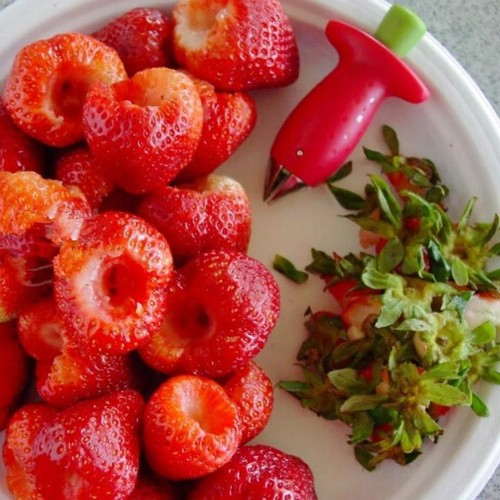 Strawberry Slicer and Corer Multifunctional Huller and Stem Remover for Fruit - Picture 9 of 24