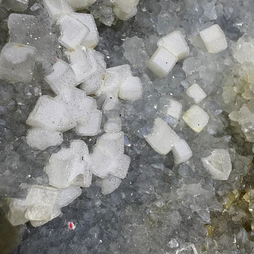 4 Pfund natürlicher Würfel Fluorit mit Quarz Mineral Probe Heildekoration - Bild 8 von 10