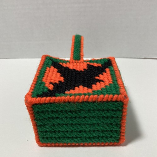 VTG Halloween Black Bat Full Moon Plastic Canvas Basket Treat Box Bag Orange - Picture 9 of 11