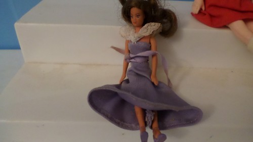 Lot of Vintage Miniature/Small Dolls~ Barbie~ LOL Surprise~ Rainbow Brite~ Annie - Picture 9 of 10