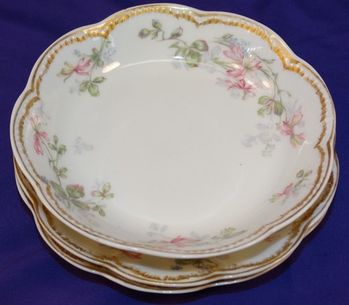 3 pcs HAVILAND LIMOGES DINNERWARE SCHLEIGER 50 #5 BLK DOUBLE GOLD BERRY, SAUCERS - Picture 7 of 8