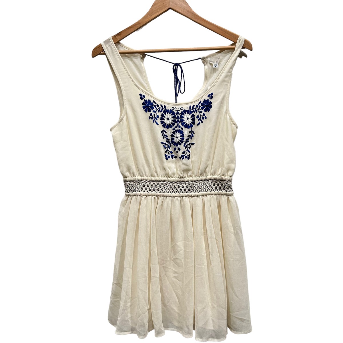 NWT Ivory Dress Scoop Neck Sleeveless Embroidered Mini Dress Size Small NWT Ivory Dress Scoop Neck Sleeveless Embroidered Mini Dress Size Small