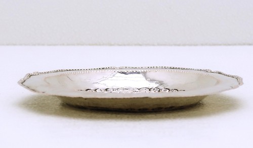 Peruvian Silver Tray Hammered Finish with Armorial Crest - Picture 6 of 6