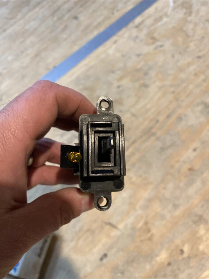 Interruptor desempañador trasero NOSMopar 3747641 1980-1988 Chrysler LeBaron, diplomático Foto 3 de 4