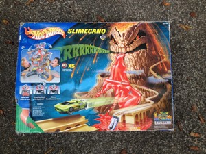 pista volcano hot wheels