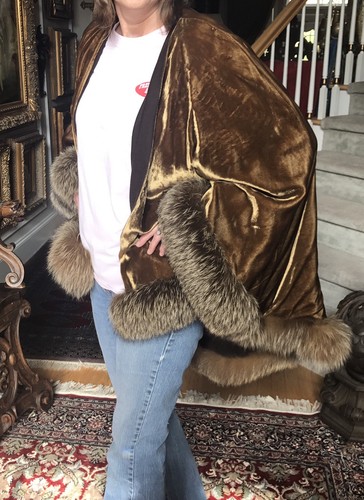 Vintage Brown Velvet SWING OPERA Cape, Beautiful Natural Fox Fur Trim ONE SIZE - Picture 6 of 12