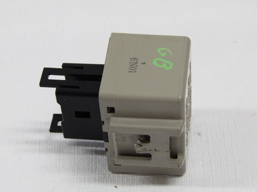 2010-2014 Subaru Outback Warning Hazard Flasher Relay Module OEM 86111AJ001 - Picture 3 of 5