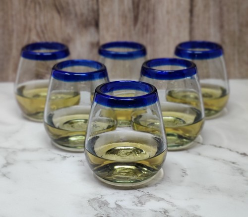 Hand Blown Mexican Stemless Wine Glasses - Set of 6 Glasses w/ Blue Rims (15oz) - Picture 4 of 9