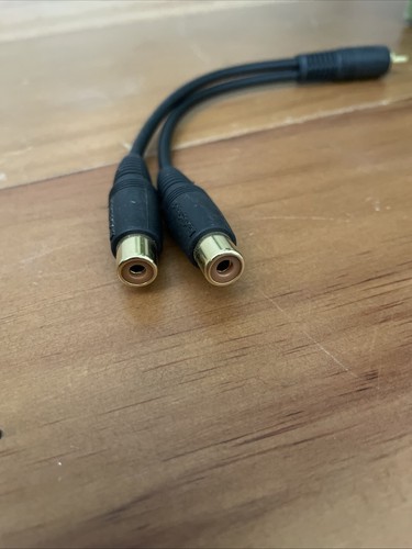 RadioShack  Cable Stereo Y Adapter. Male To (2) Female 6 inch B1 - Picture 3 of 3