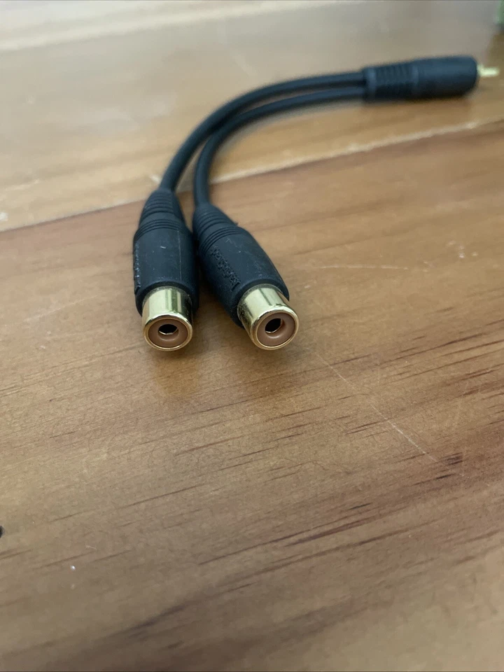 RadioShack  Cable Stereo Y Adapter. Male To (2) Female 6 inch B1 - Image 3 of 3