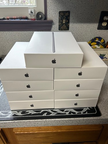 Apple iPad 64GB 10,2" GRAU 9. Generation NUR LEERKARTONS ZUSAMMEN ODER INDV verkauft - Bild 1 von 3