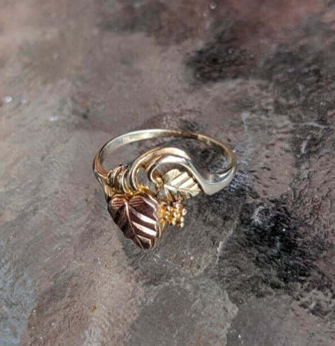 Black Hills Gold Ring with 2 leaves, 10k, size 5.75 - Picture 8 of 10