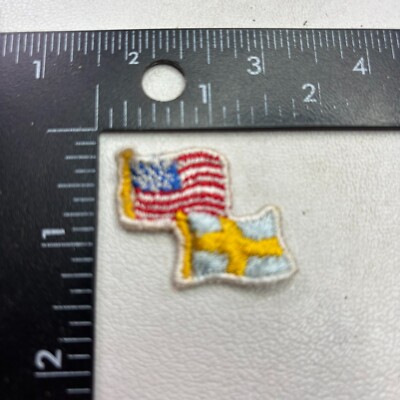 Vintage Itty-Bitty-Tiny USA / Sweden Flag Patch (Travel & Tourism) 4910