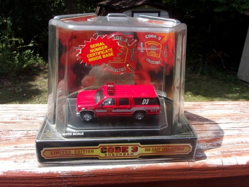 Group of (3) Code 3 City of Boston Fire Dept. GMC Suburbans - D3, D7, D9 - Picture 2 of 24