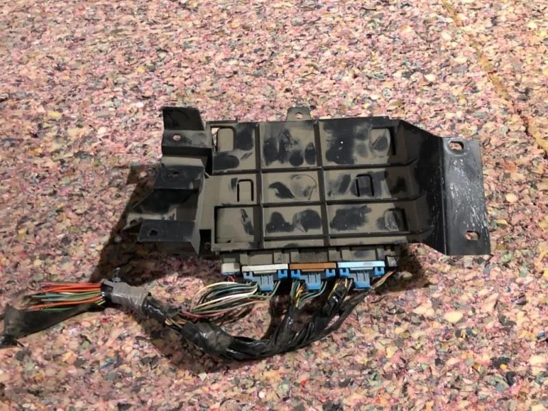 03-07 Chevrolet GMC Sierra Silverado 6,0 L 4x2 2 puertas 10367689 módulo de control de carrocería Foto 3 de 4