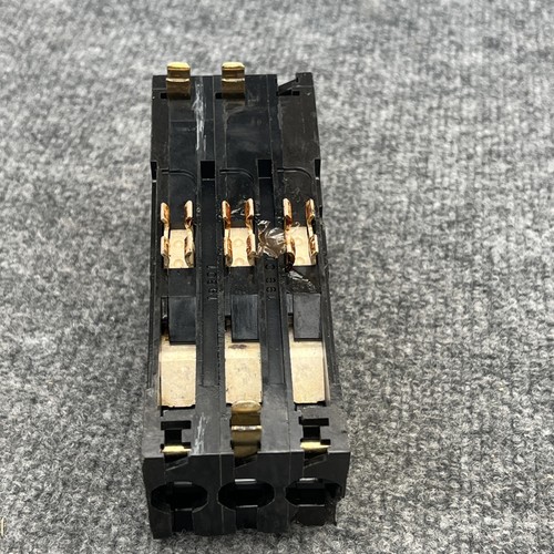Square D Q1380 3 Pole 80 Amp 240 Vac Circuit Breaker Used - Picture 10 of 23