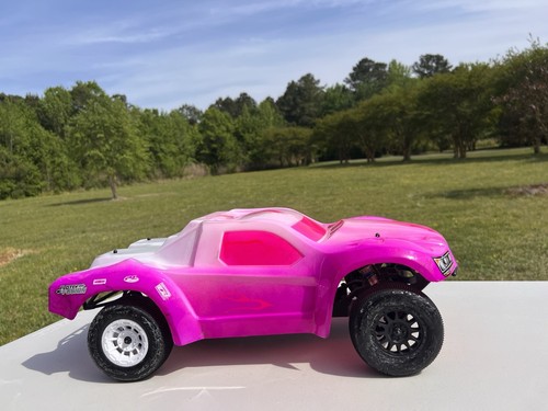 Team Associate RC10TSC6.1 Short Course Truck Roller - Picture 4 of 19