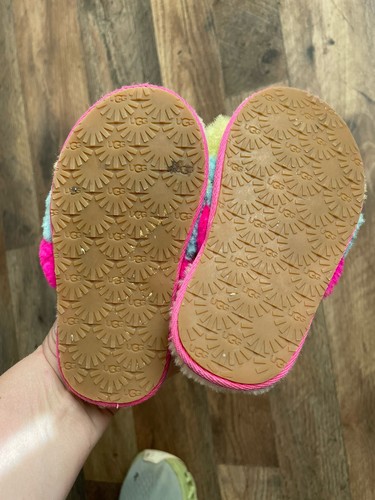 UGG TODDLER Fluff Yeah Slide Pink Fur Rainbow Size 8 Girls - Picture 3 of 4