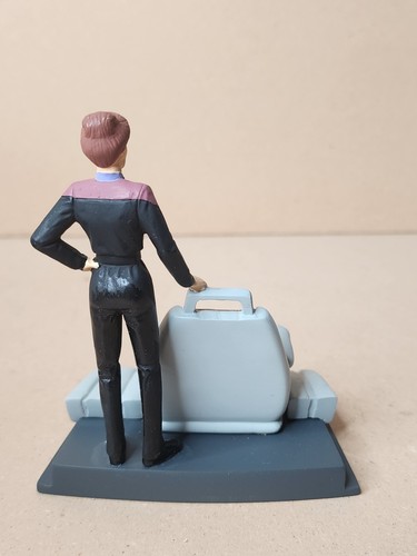 Star Trek Next Generation Collectibles Captain Janeway Applause Statue With Box - Picture 14 of 22