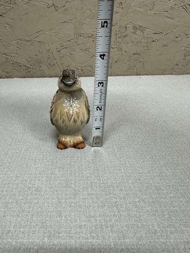 Vintage Holz handgeschnitzt Vogel Figur handbemalt mit bunten Edelsteinen 3,5" - Bild 9 von 10