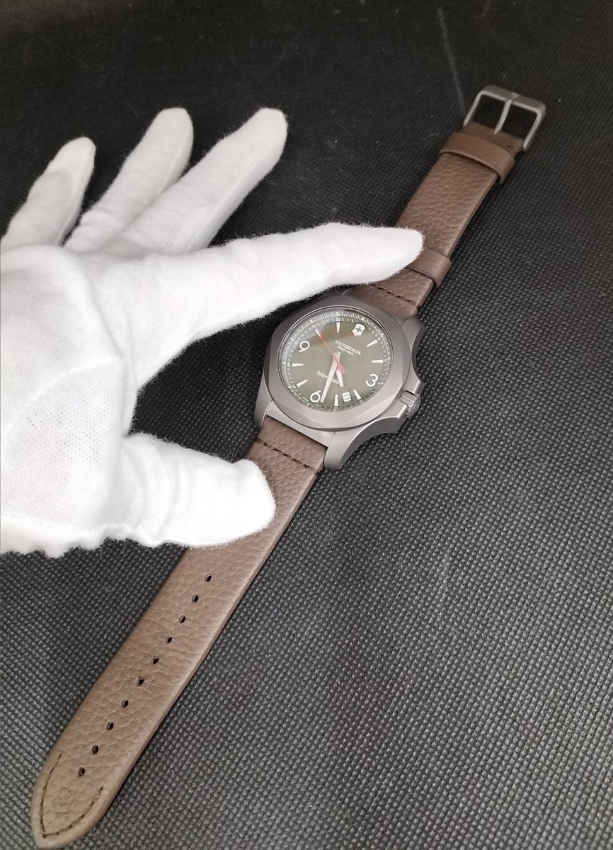 フナナP Victorinox I.N.O.X. Titanium 241779 (Pre-owned