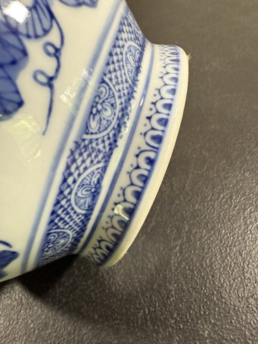 FRASCO/BOTE DE JENGIBRE Chinoiserie Chinoiserie Azul Blanco Mariposa Foo Perro Tapa En muy buena condición - Imagen 11 de 20