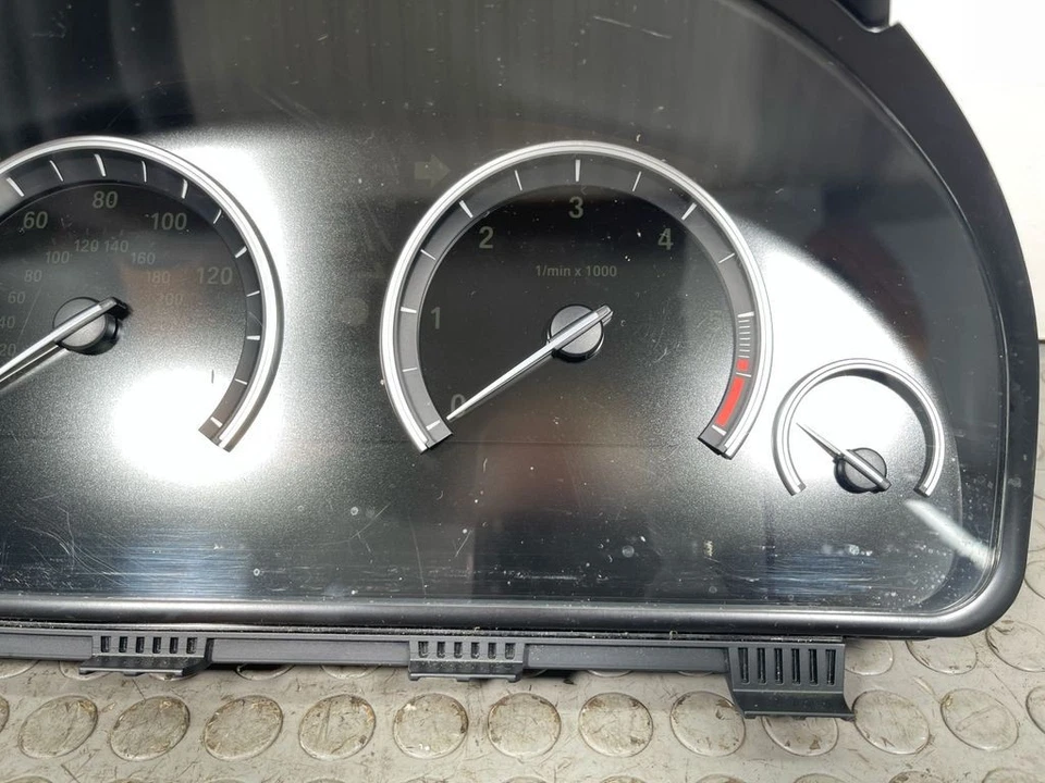 BMW X5 F15 2016 Diesel Front right speedometer instrument cluster 230kW LIQ15766 - Image 4 of 4