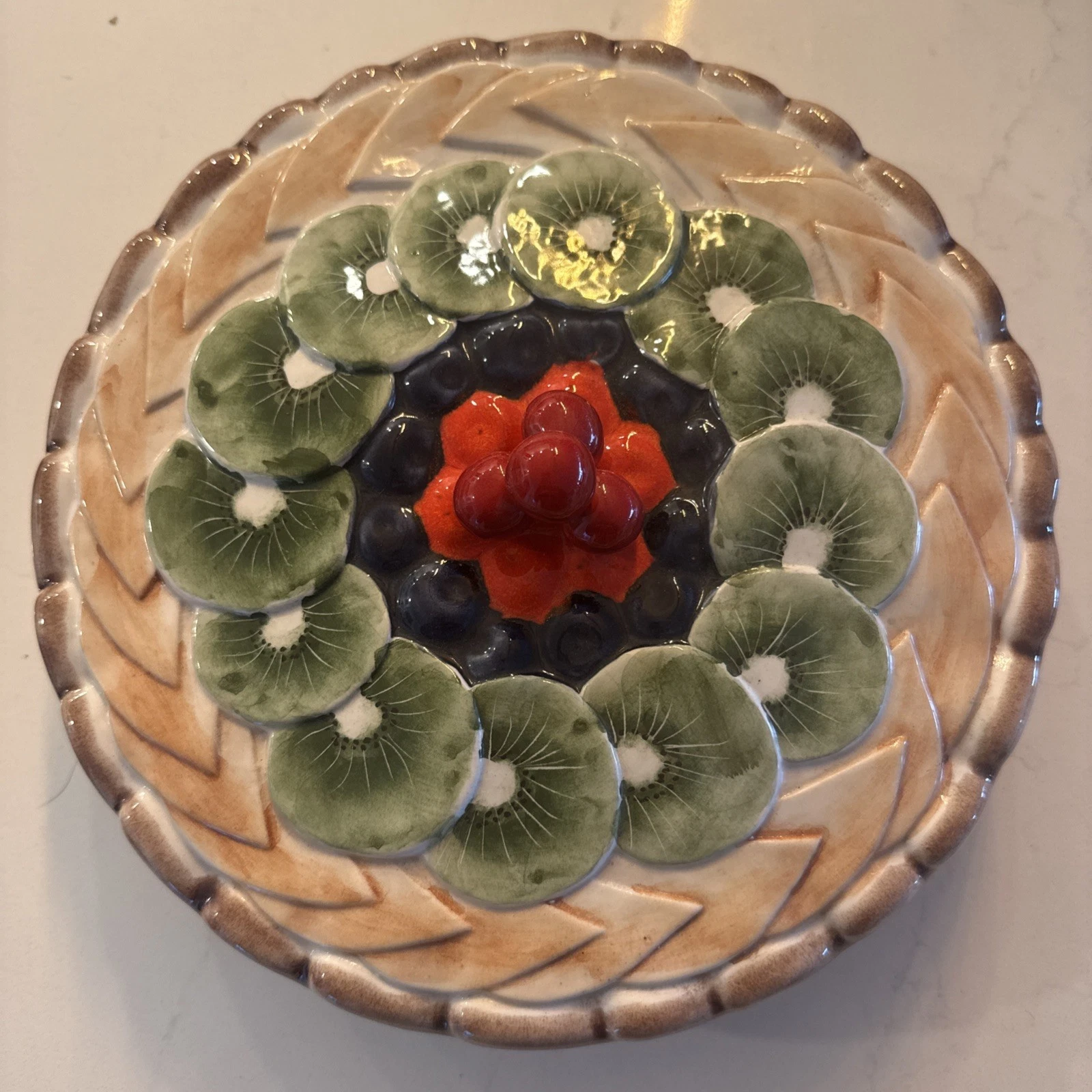 Silea Majolica Fruit Pie Keeper Vintage made In Portugal Pristine Condition
Opens in a new window or