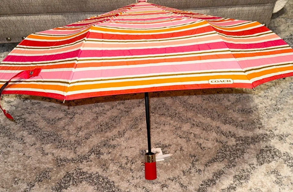 Paraguas Coach con estampado de rayas tiza plateada multi nuevo con etiquetas Foto 2 de 4