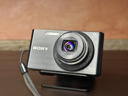 Sony Cyber-shot DSC-W830 nera - Fotocamera digitale compatta ZEISS 20.1MP 8X - Foto 12 di 17