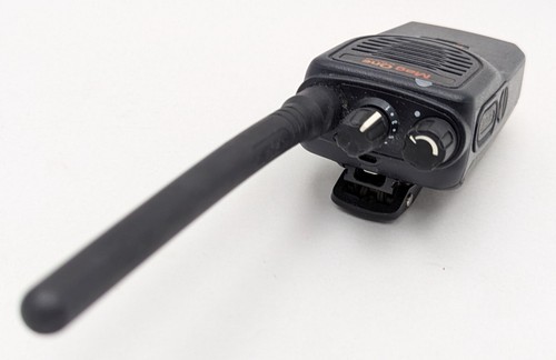 Motorola Mag One BPR40 VHF 8-kanałowe radio dwukierunkowe AAH84KDS8AA1AN Pakiet PRZETESTOWANE - Zdjęcie 13 z 18