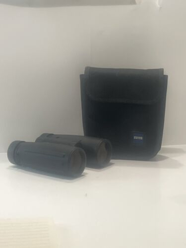 ZEISS Conquest Compact Binoculars 8 X 30BT* EUC - Picture 2 of 4