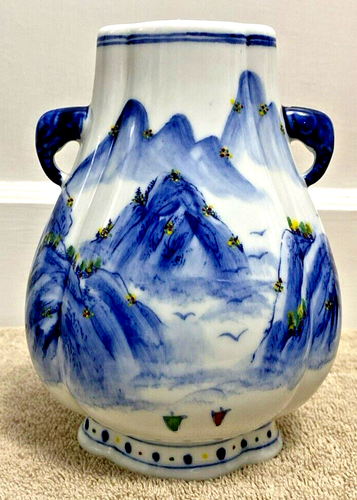 Vintage Japanese Blue & White Mountain Scene Color Trees Vase Signed Taisei Yong - Picture 5 of 19