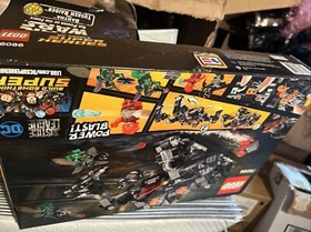 LEGO SUPER HEROES 76086 Knightcrawler Tunnel Attack Brand new sealed Dented Box