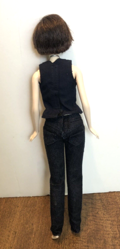 Barbie bambola Alice Cullen Twilight Saga Eclipse 2010 etichetta rosa da collezione - Foto 7 di 13